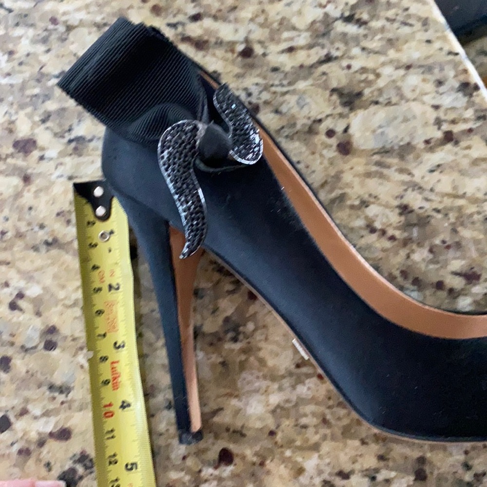Badgley Mischka satin heels